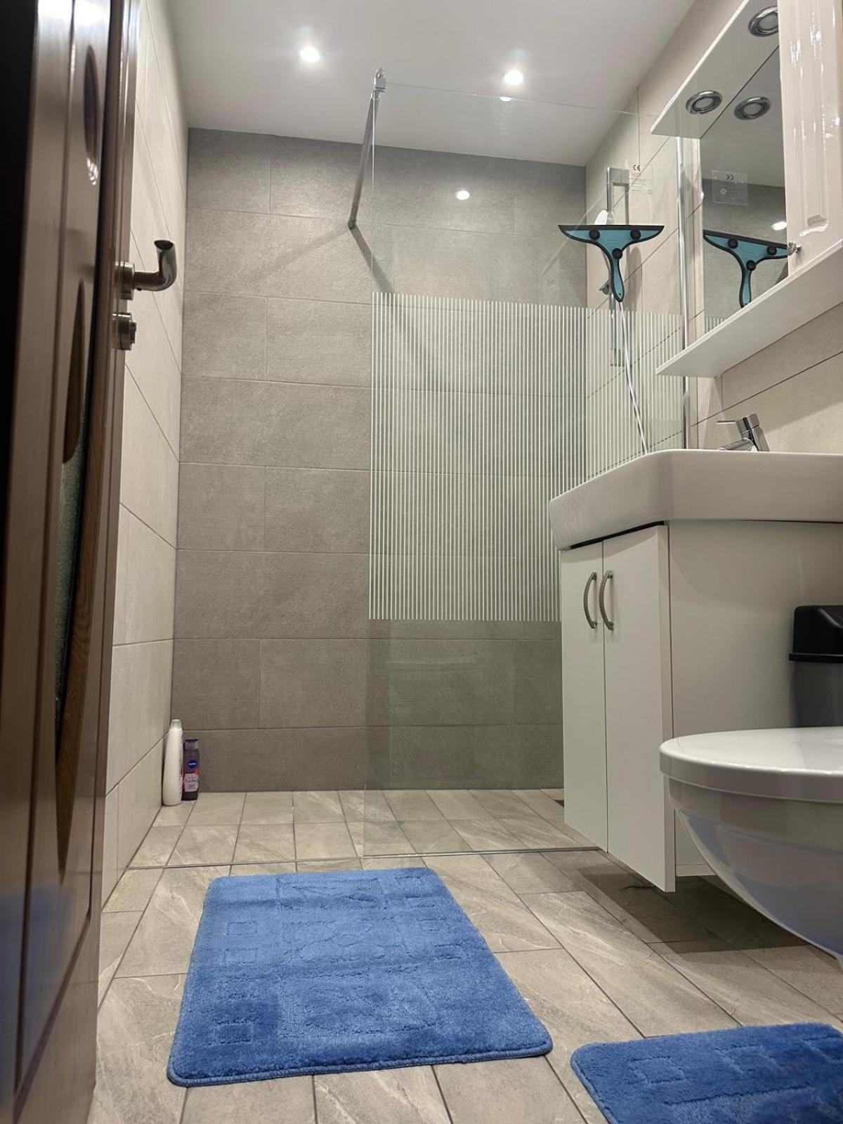 Special Apartment Nadeva Suceava Ngoại thất bức ảnh